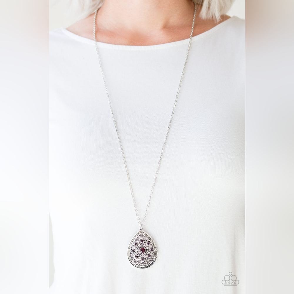 I Am Queen Necklace